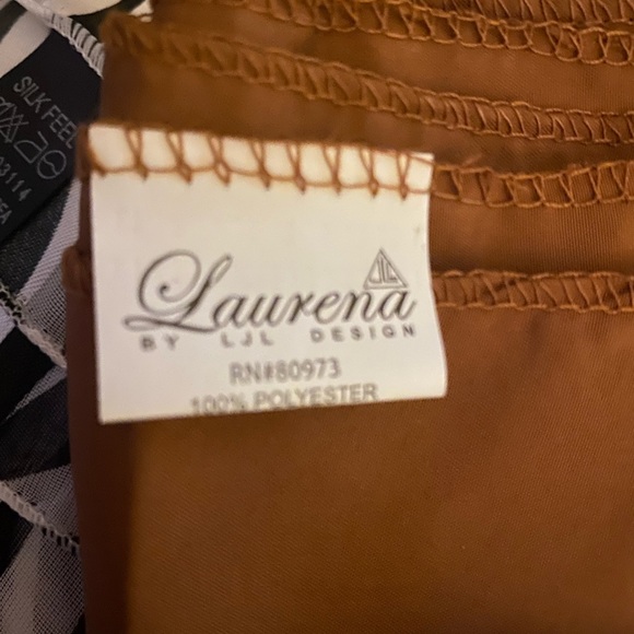 6 assorted size scarfs silk feel and polyester - Picture 5 of 5